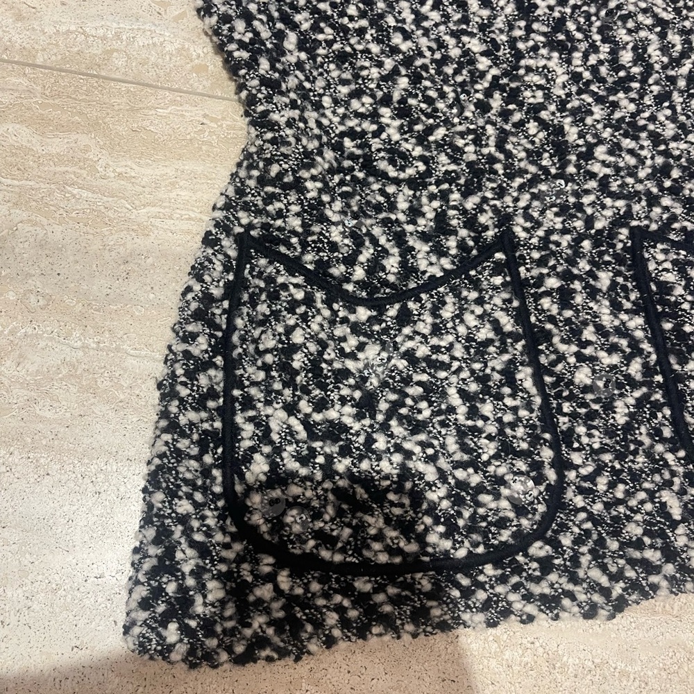 Chanel Women's Black and White Textured Top - Picture 3 of 5